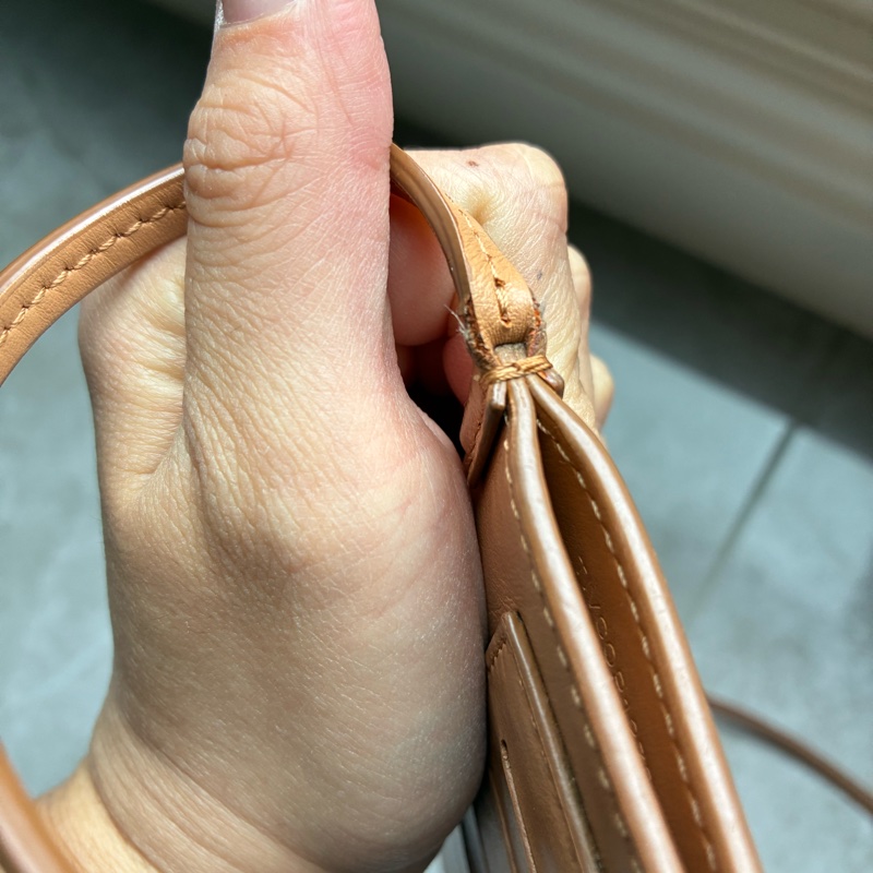 Burberry 皮革手機包-17