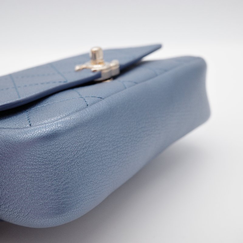 Chanel香奈兒Casual Trip 金屬藍 小牛皮 腰包-10