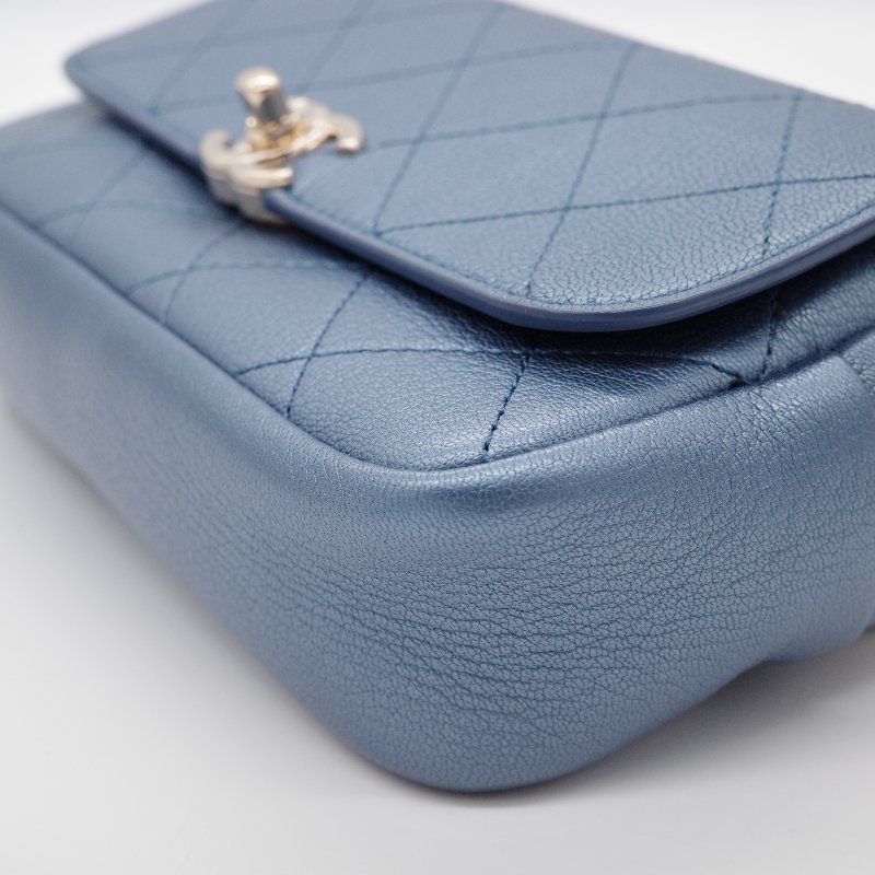 Chanel香奈兒Casual Trip 金屬藍 小牛皮 腰包-11