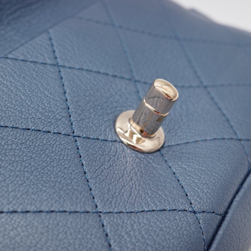 Chanel香奈兒Casual Trip 金屬藍 小牛皮 腰包-12