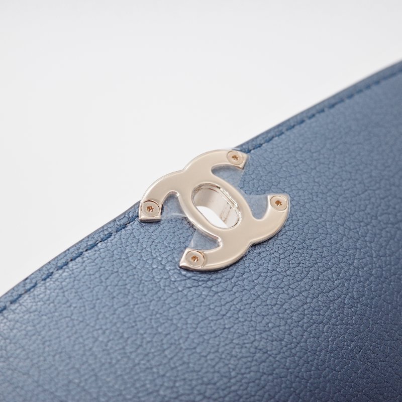 Chanel香奈兒Casual Trip 金屬藍 小牛皮 腰包-13