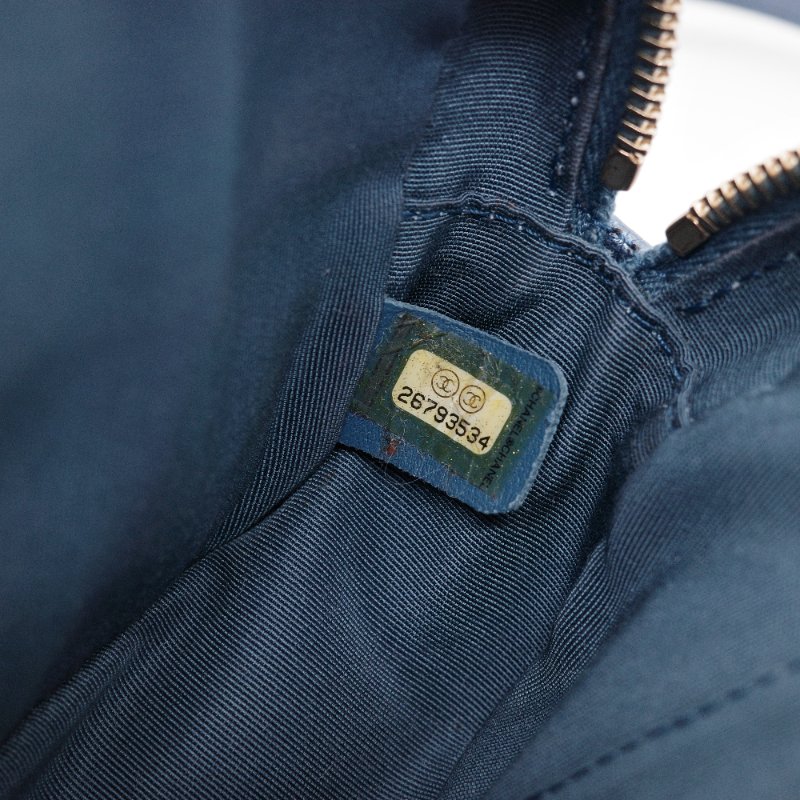 Chanel香奈兒Casual Trip 金屬藍 小牛皮 腰包-17