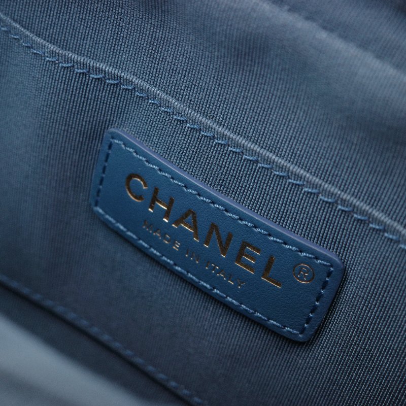 Chanel香奈兒Casual Trip 金屬藍 小牛皮 腰包-18