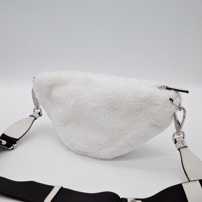 Prada普拉達Triangle 白色 毛絨 三角斜挎包-3