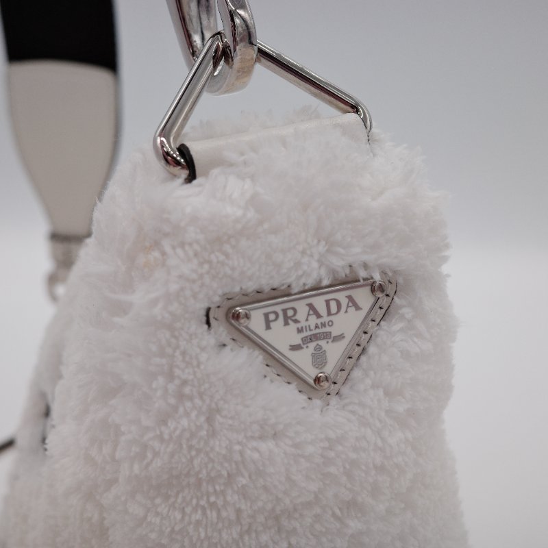 Prada普拉達Triangle 白色 毛絨 三角斜挎包-6