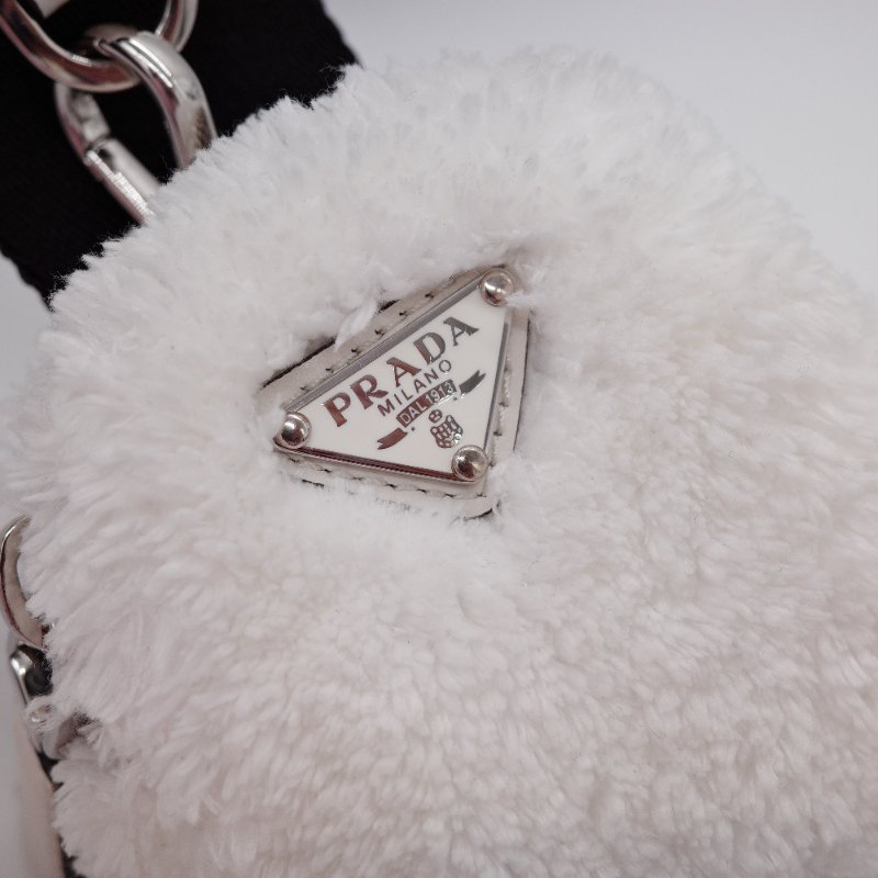 Prada普拉達Triangle 白色 毛絨 三角斜挎包-15