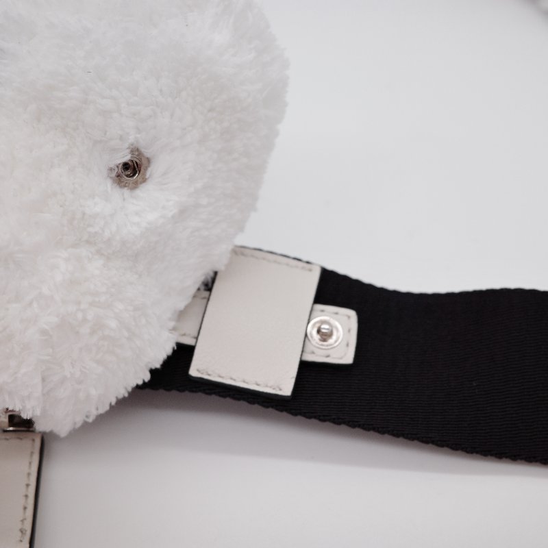 Prada普拉達Triangle 白色 毛絨 三角斜挎包-17