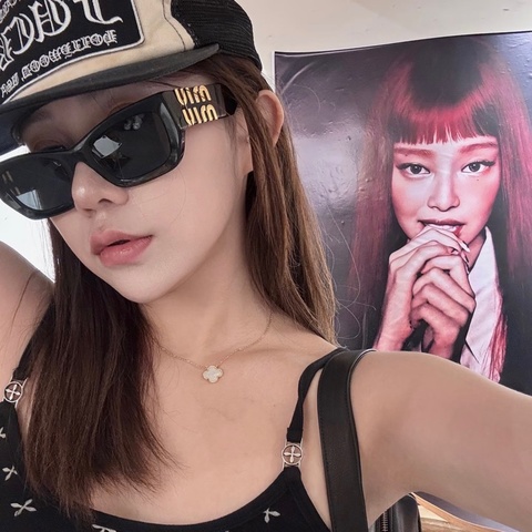 MIU MIU 黑粗框 墨鏡  太陽眼鏡