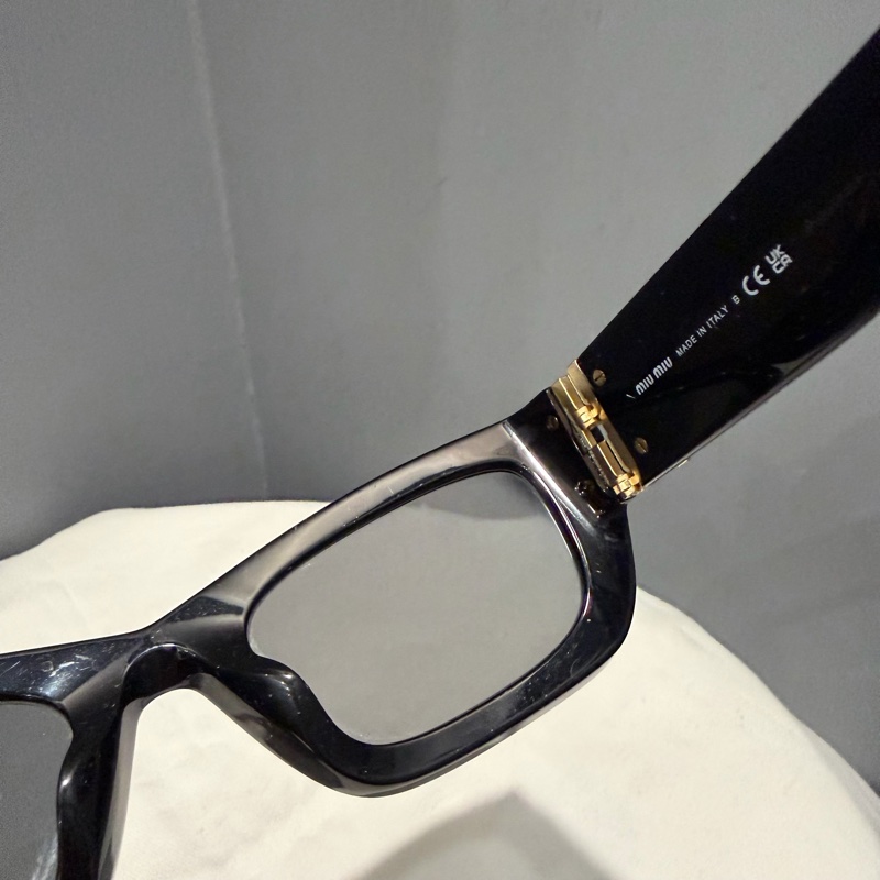 MIU MIU 黑粗框 墨鏡 太陽眼鏡-6