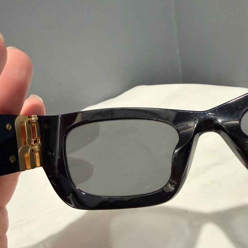 MIU MIU 黑粗框 墨鏡 太陽眼鏡-7