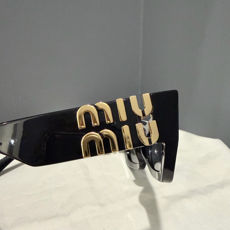 MIU MIU 黑粗框 墨鏡 太陽眼鏡-11