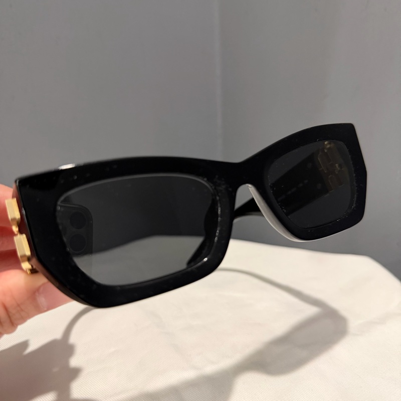 MIU MIU 黑粗框 墨鏡 太陽眼鏡-13