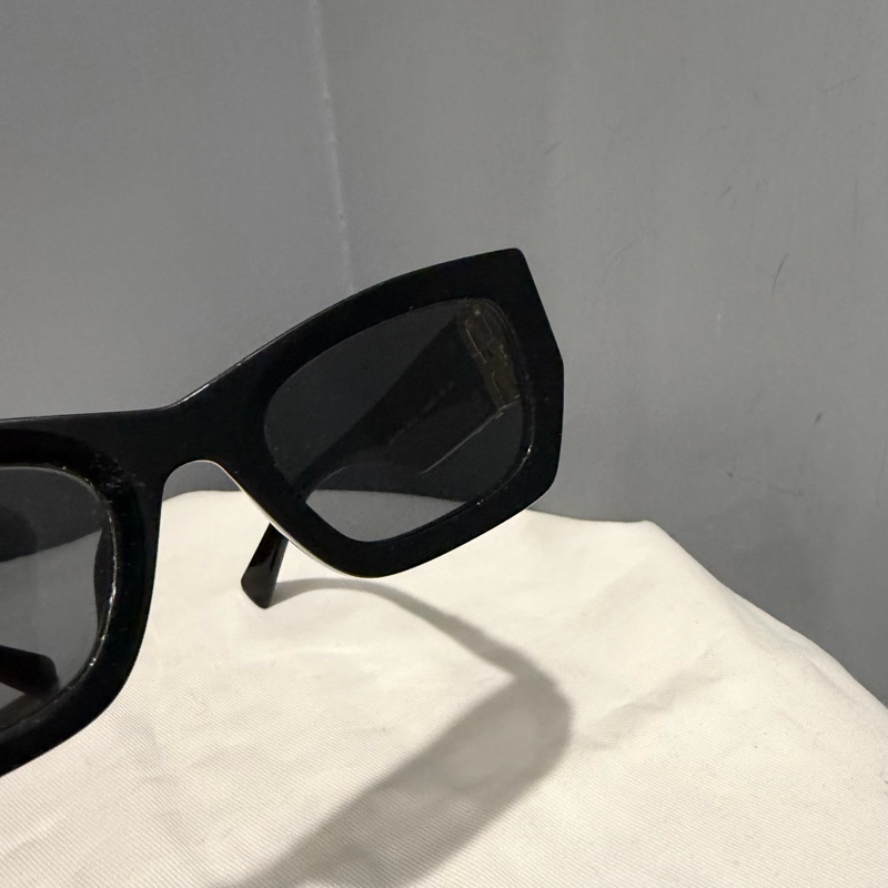 MIU MIU 黑粗框 墨鏡 太陽眼鏡-14