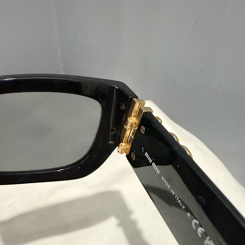 MIU MIU 黑粗框 墨鏡 太陽眼鏡-18