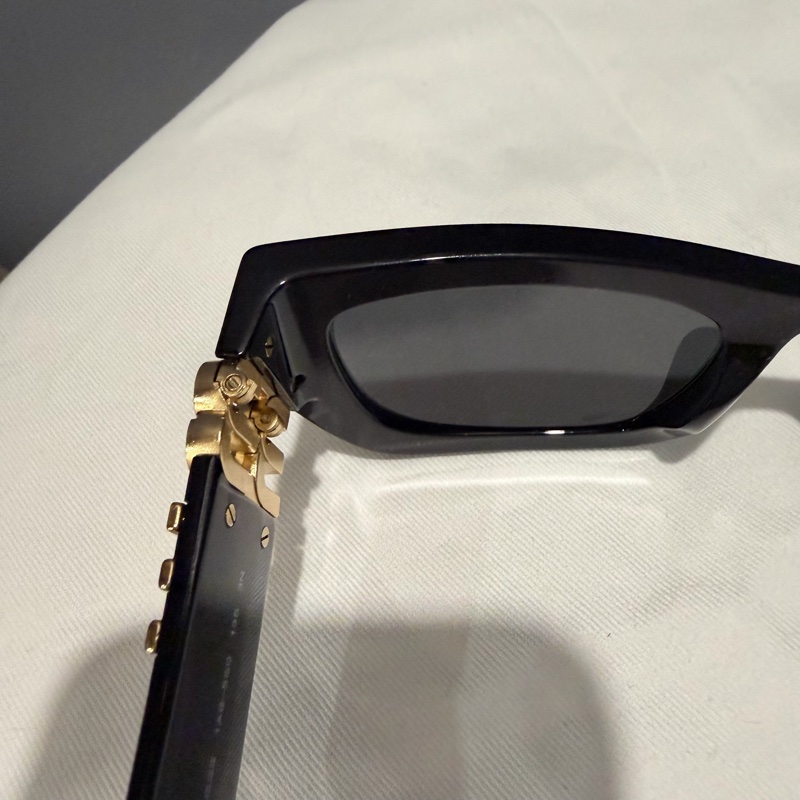 MIU MIU 黑粗框 墨鏡 太陽眼鏡-21