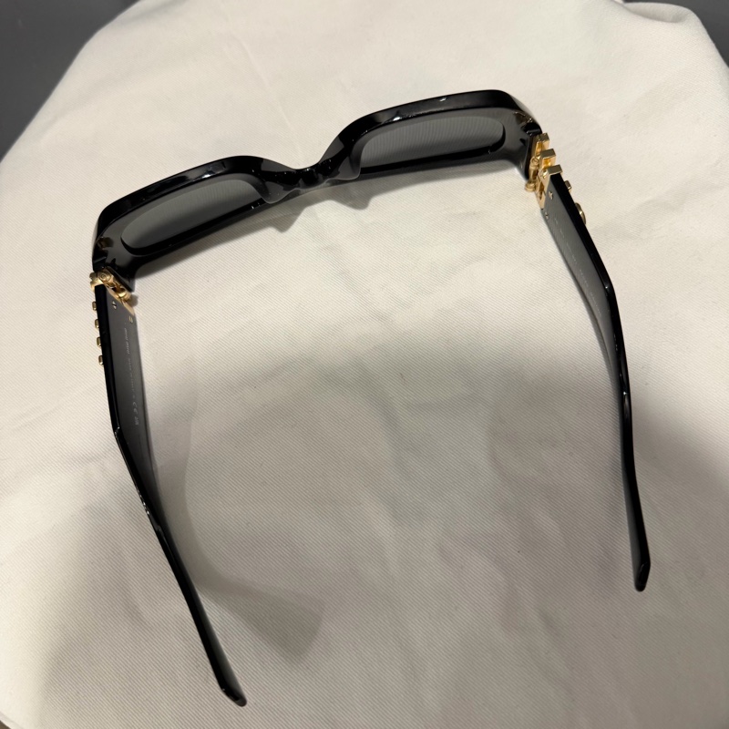 MIU MIU 黑粗框 墨鏡 太陽眼鏡-26