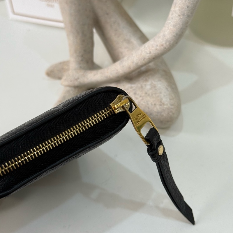 Lv 黑壓紋拉鍊零錢包-4