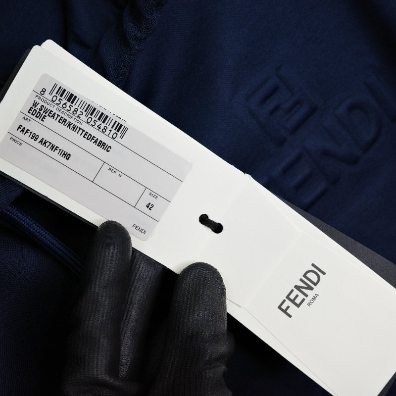 Fendi芬迪 經典logo 深藍色短版連帽上衣 運動褲套裝-9
