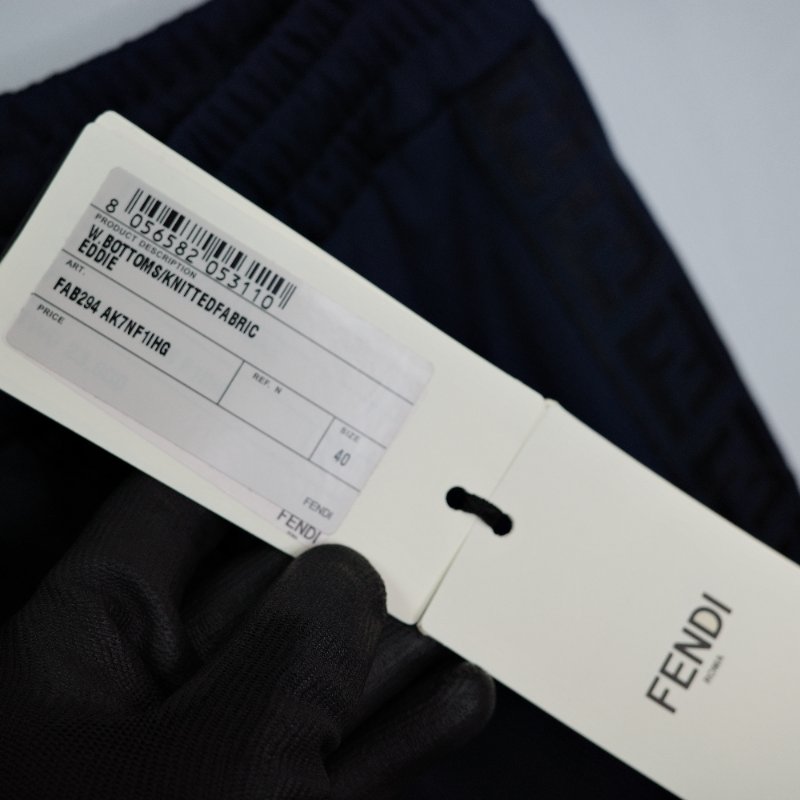 Fendi芬迪 經典logo 深藍色短版連帽上衣 運動褲套裝-13