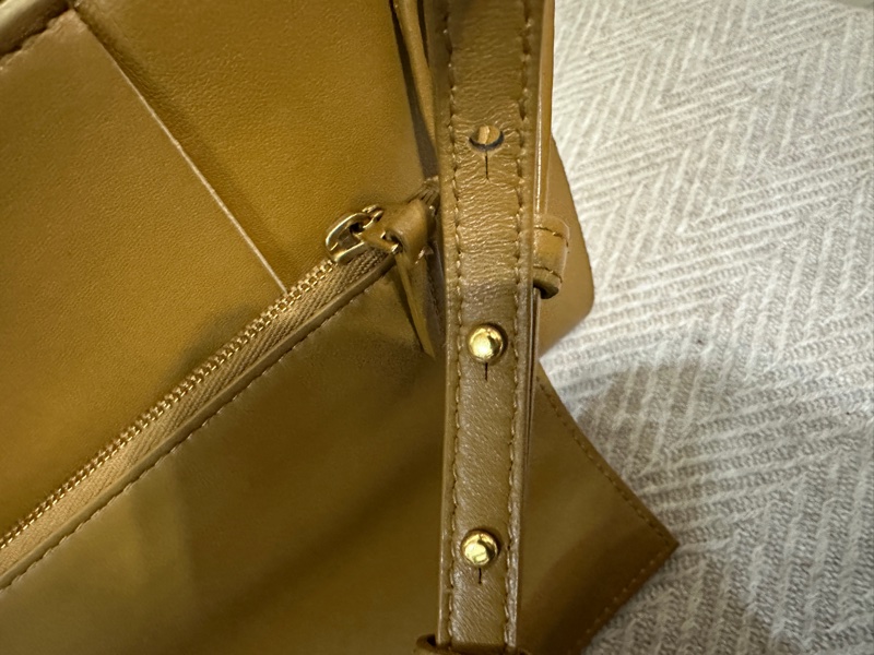 Bottega Veneta BV Mini Arco Tote 焦糖棕(實拍瑕疵反映售價、附原廠配件)-12