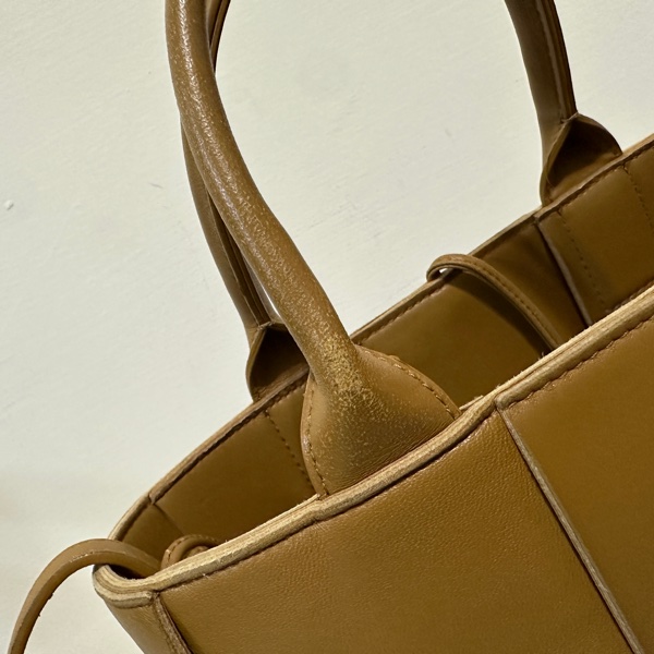 Bottega Veneta BV Mini Arco Tote 焦糖棕(實拍瑕疵反映售價、附原廠配件)-18