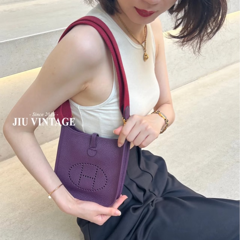 愛馬仕 Hermès Mini Evelyne 16 黑加崙紫金釦 /石榴紅色背帶-1