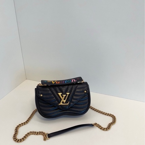 LV 路易威登 new wave 黑金屁桃鏈條包