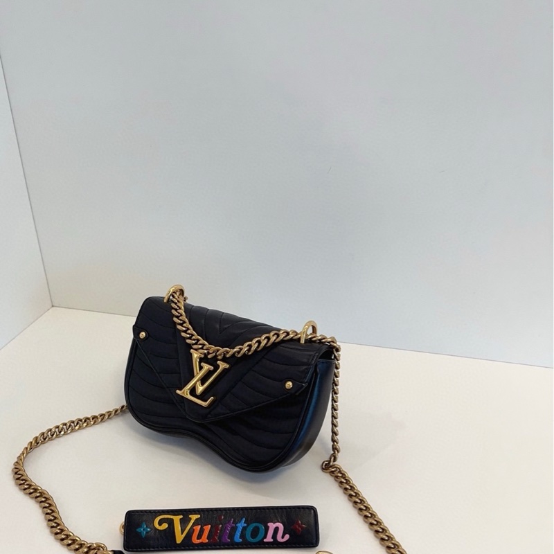 LV 路易威登 new wave 黑金屁桃鏈條包-2