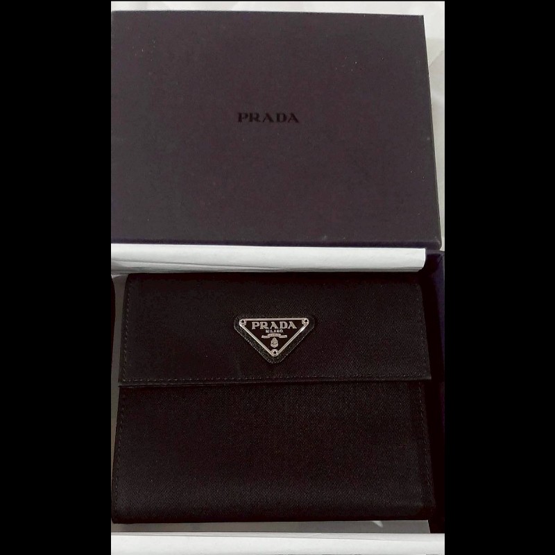 PRADA普拉達 三角標 黑色尼龍皮革三折短夾-0