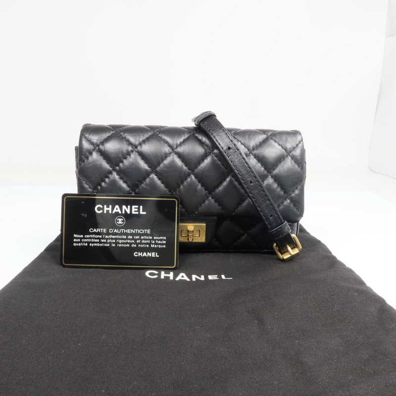 CHANEL 牛皮皮革2.55 Belt Bag金扣鏈帶肩背袋-16