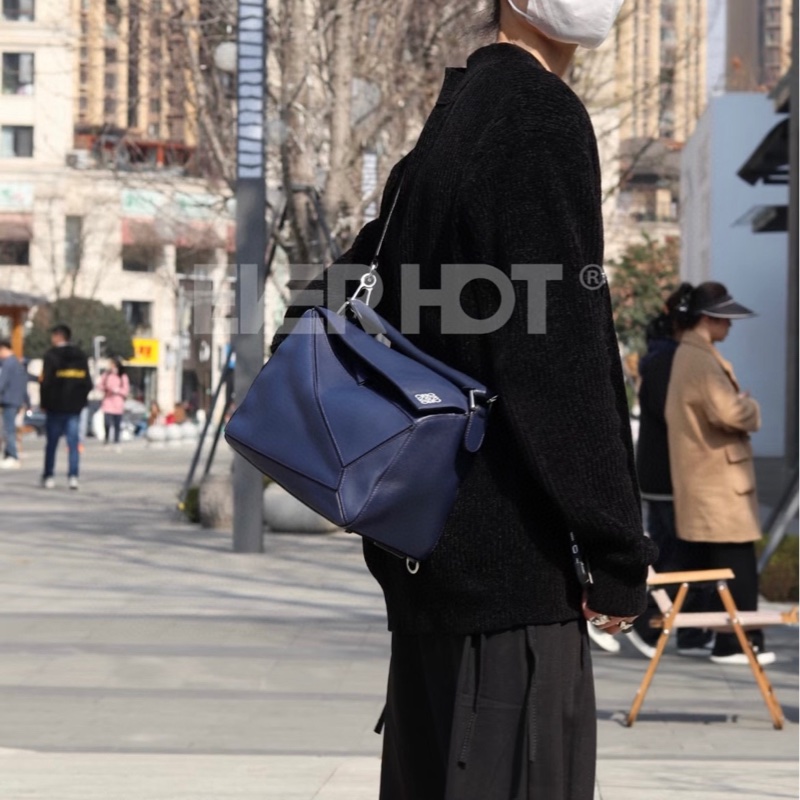 Loewe 羅意威puzzle 藍色幾何包-3