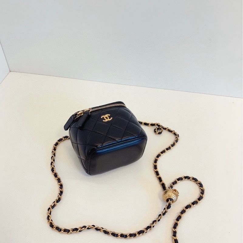 Chanel香奈兒 黑金金球鏈條盒子包-5