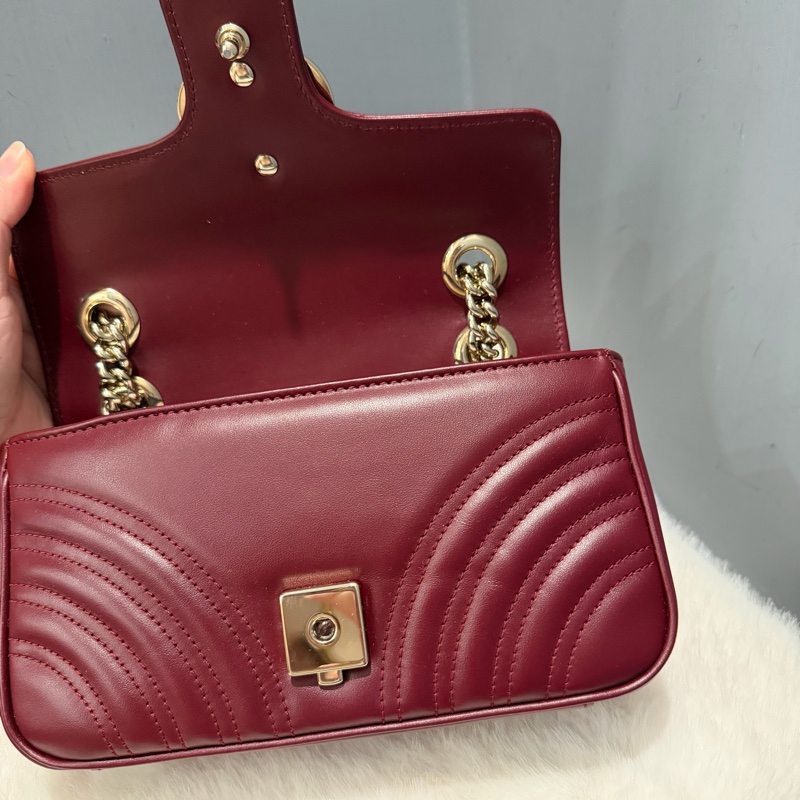 Gucci 新款 GG marmont 斜背包 肩背包 安可拉紅 淡金釦-22