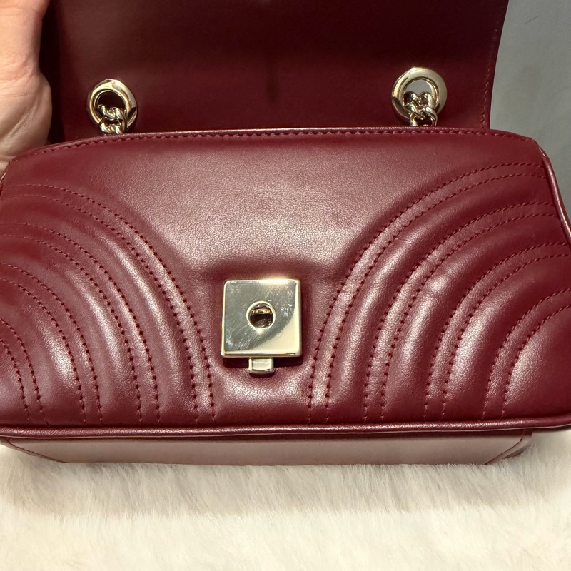 Gucci 新款 GG marmont 斜背包 肩背包 安可拉紅 淡金釦-23