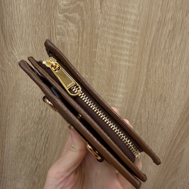 Gucci PVC咖牛皮1955金釦短夾-1