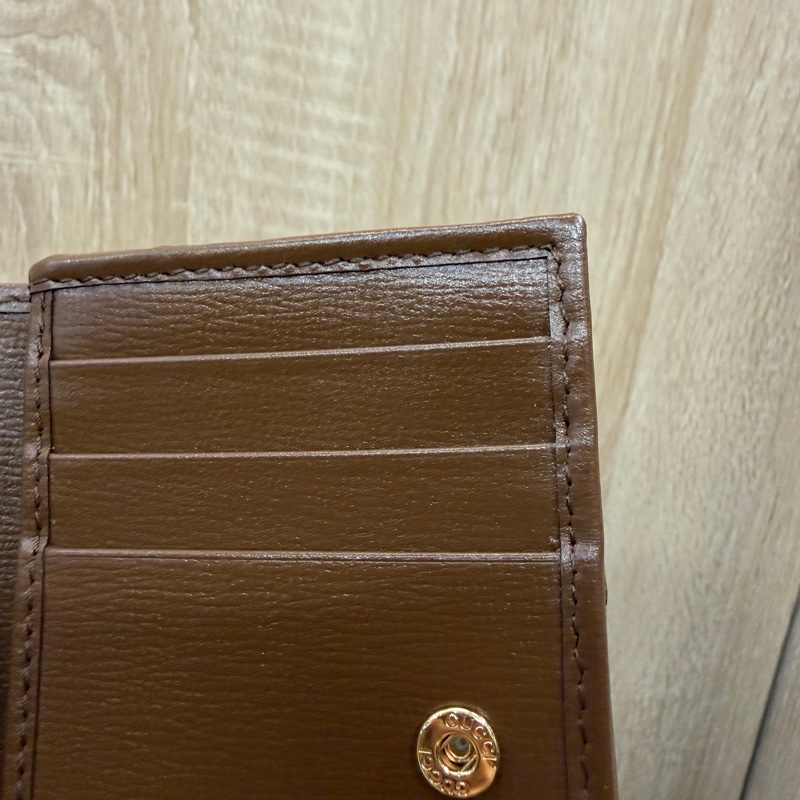 Gucci PVC咖牛皮1955金釦短夾-10
