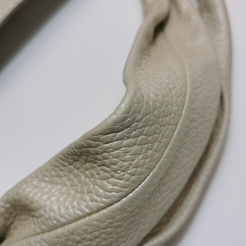 Celine Bittersweet牛皮純色字母logo搭扣單肩包-8