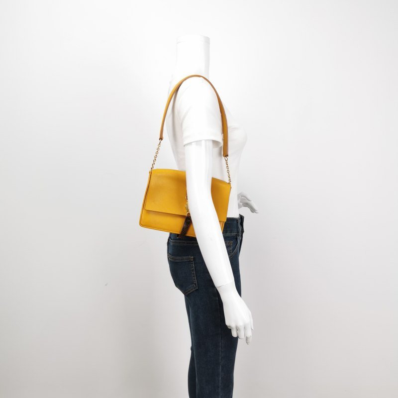 Celine羊皮純色金屬扣單肩包-1