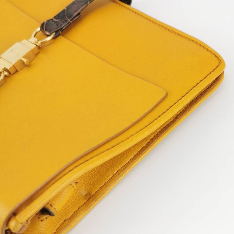 Celine羊皮純色金屬扣單肩包-10