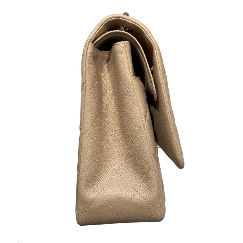 CHANEL 香奈兒 CLASSIC FLAP MAXI BAG 33 肩背包 荔枝牛皮 奶茶色 銀扣-2