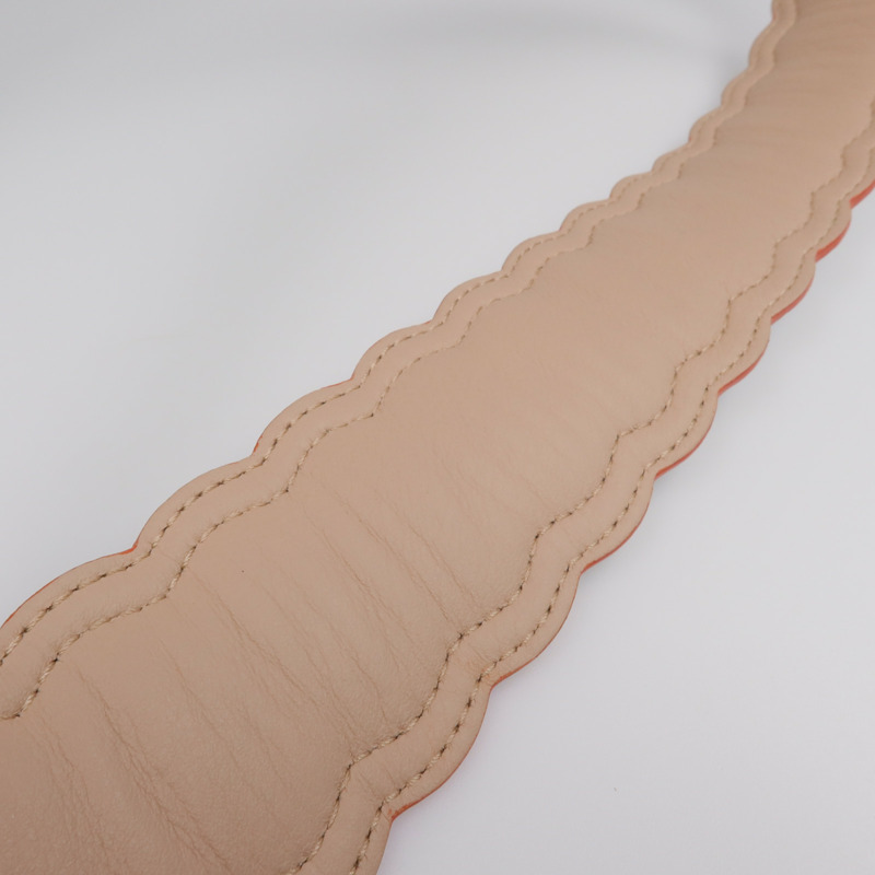 FENDI 牛皮皮革Shoulder Strap銀扣肩背帶-6