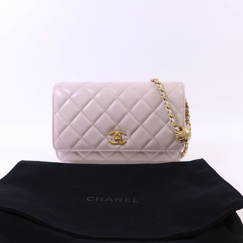 CHANEL 羊皮皮革WOC Wallet On Chain金扣鏈帶肩背袋-9