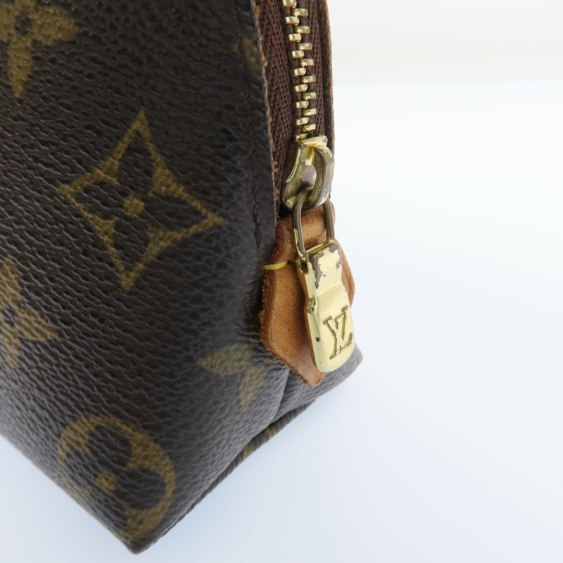 LOUIS VUITTON Monogram Cosmetic Pouch金扣手拿包-5
