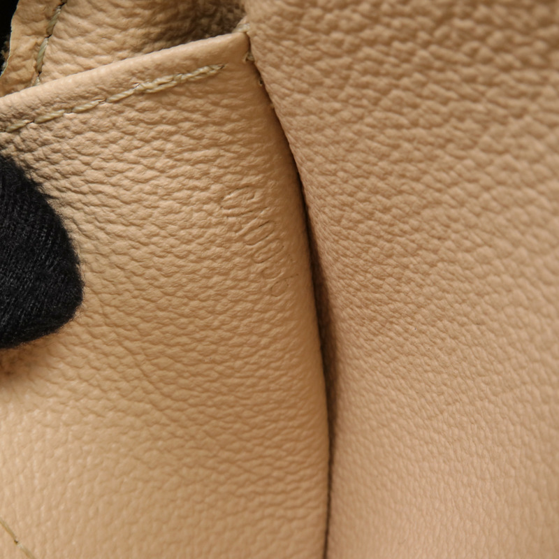 LOUIS VUITTON Monogram Cosmetic Pouch金扣手拿包-10