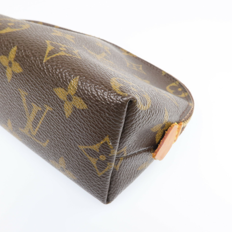 LOUIS VUITTON Monogram Cosmetic Pouch金扣手拿包-12