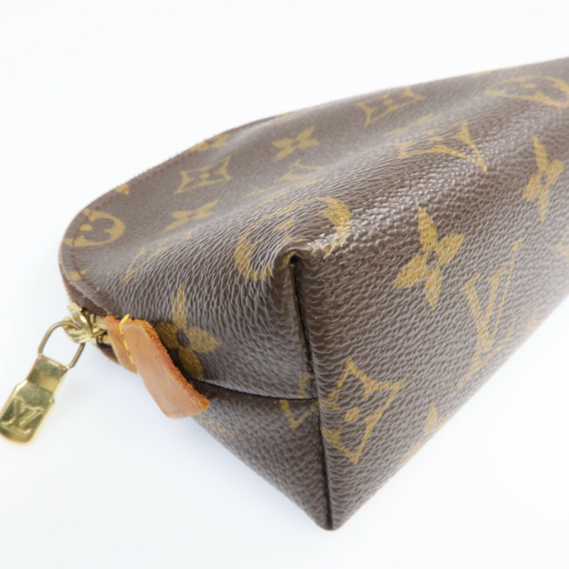 LOUIS VUITTON Monogram Cosmetic Pouch金扣手拿包-13