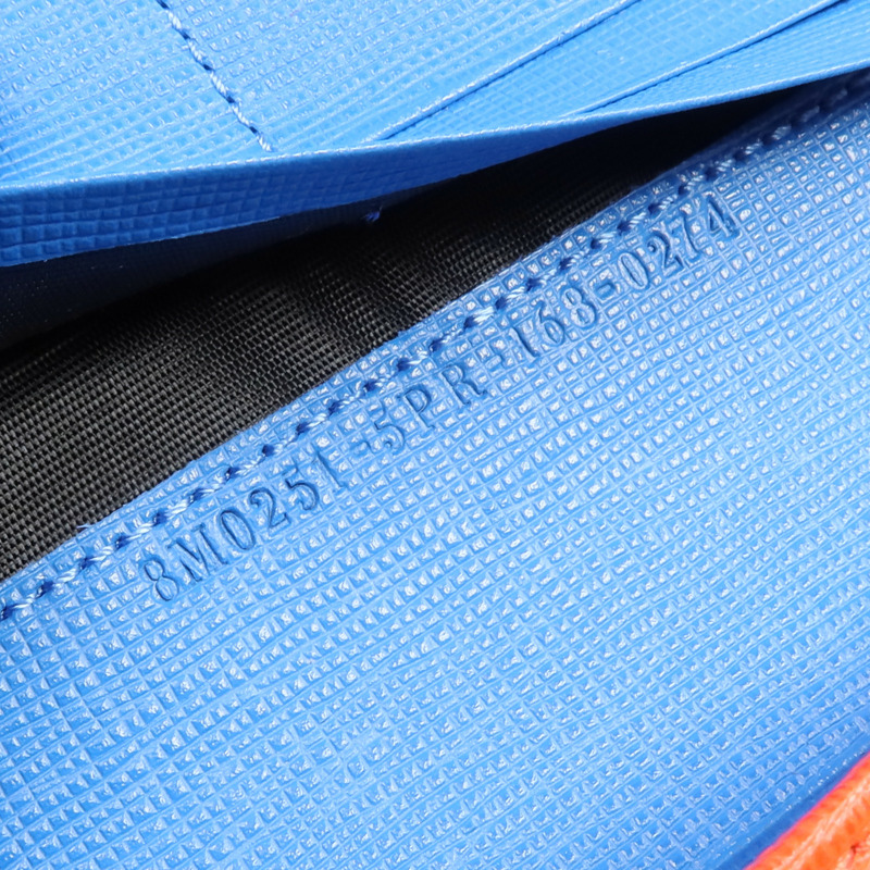 FENDI 牛皮皮革Long Wallet銀扣長錢包-18