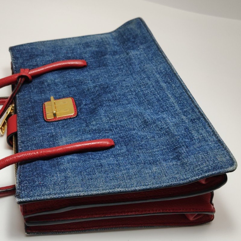 Miu Miu羊皮牛仔布拼色字母Logo斜挎包-18