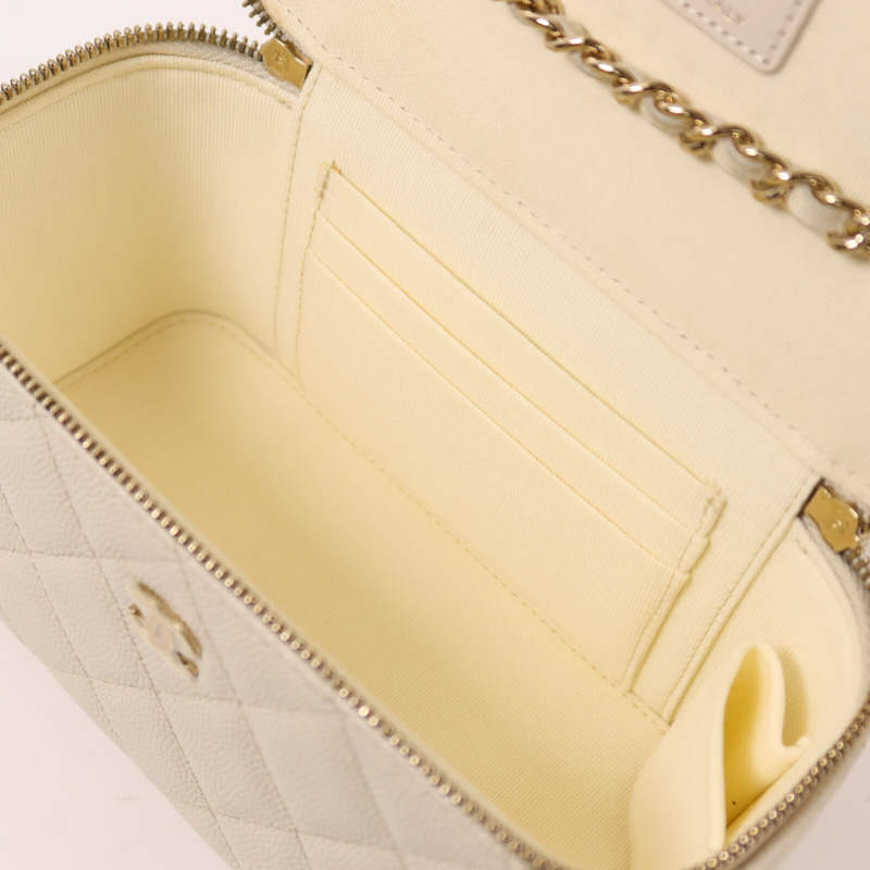 CHANEL 牛皮皮革Vanity Case金扣鏈帶肩背袋-4
