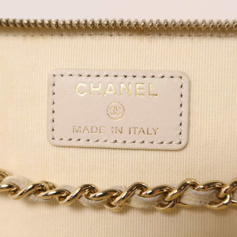 CHANEL 牛皮皮革Vanity Case金扣鏈帶肩背袋-5